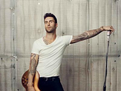 Tampannya Adam Levine di Rekaman Album Terbaru Maroon 5!